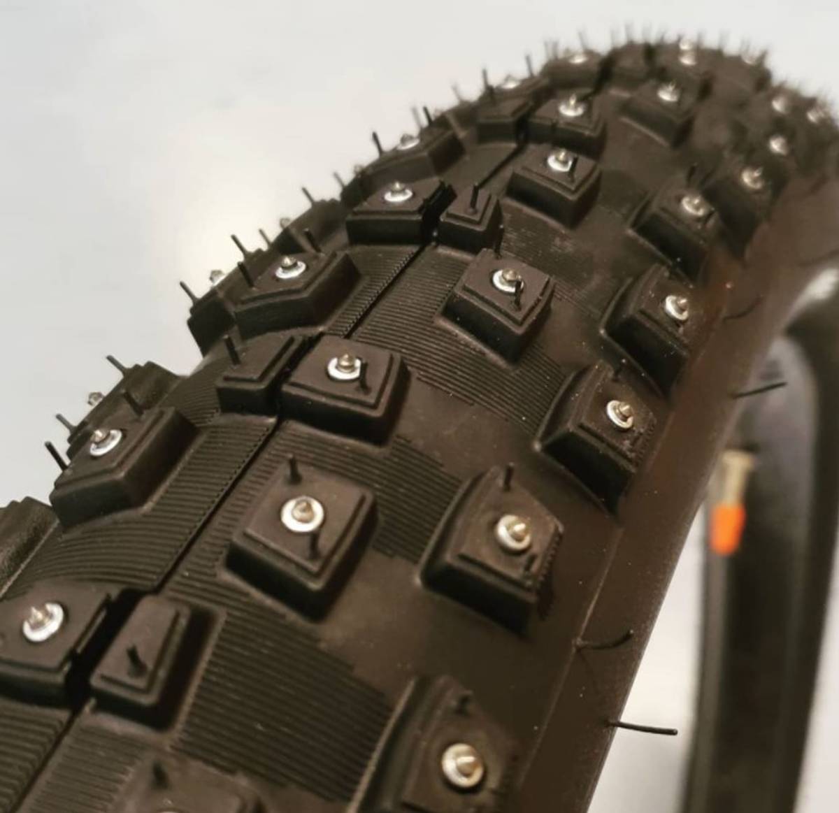 Suomi Tyres Piikkisika TLR Wire 29 x 2,25
