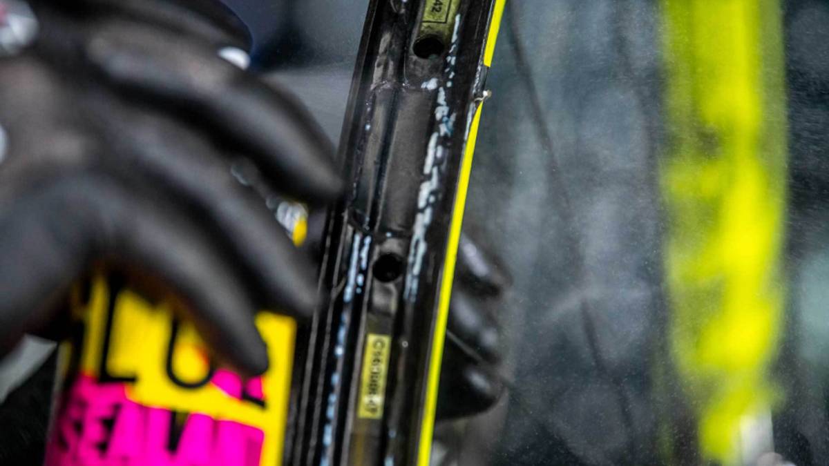 Muc-Off Glue Remover